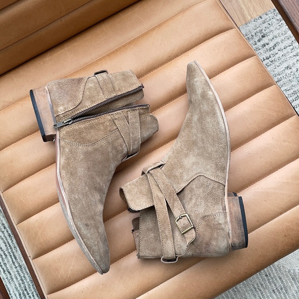 Chelease boots
